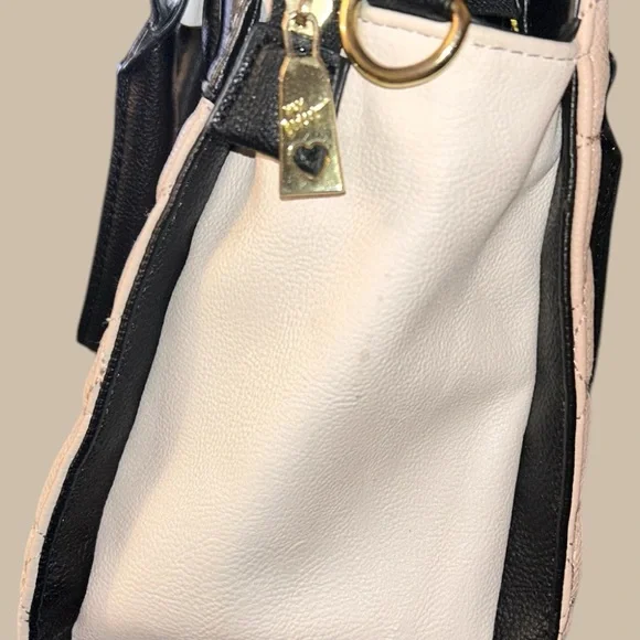 Betsey Johnson Black and Cream Quilted Handbag - Picture 6 of 11